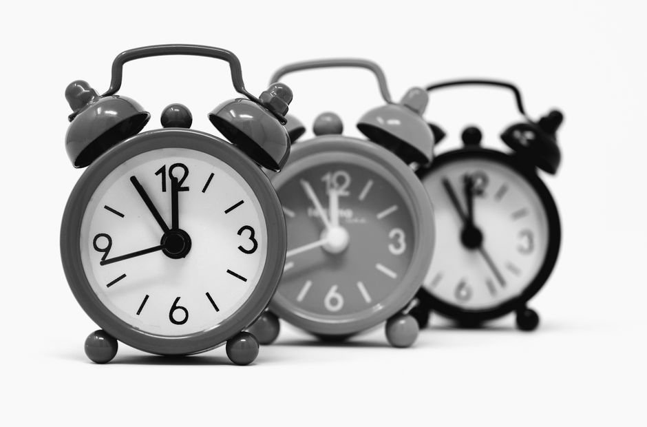 Vintage alarm clocks symbolising rewinding time with Oracle Flashback recovery