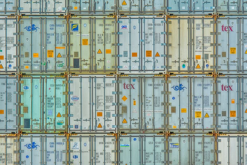 Organized shipping containers — pluggable databases are portable containers you can unplug and move between CDBs
