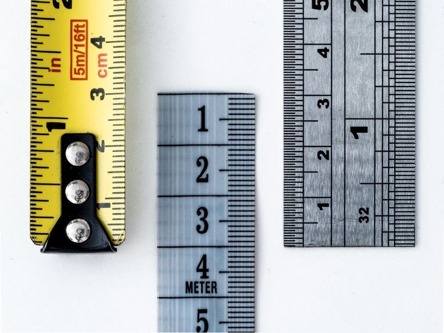 Tape measure with precise markings - accurate measurement is what DBMS_STATS gives the optimizer