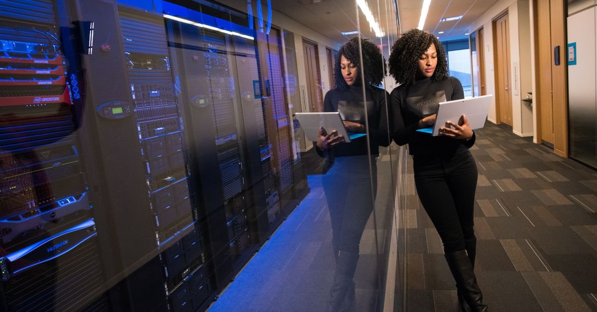 DBA reviewing systems in a data center - methodical diagnosis beats guessing